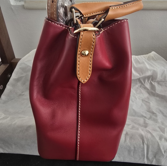 Dooney & Bourke - Picture 3 of 8